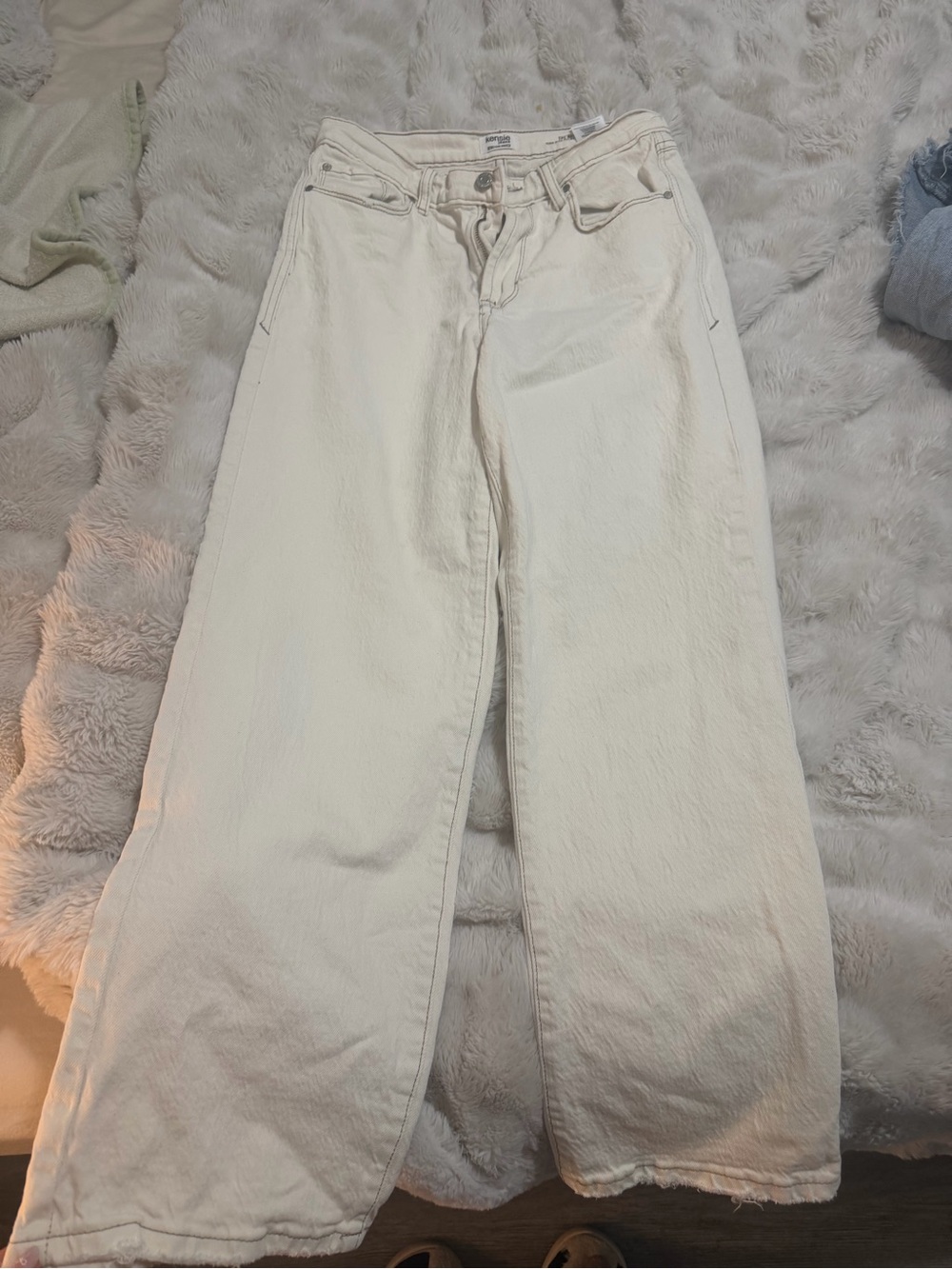 kenzie High-Rise Wide Leg Jeans in Cream